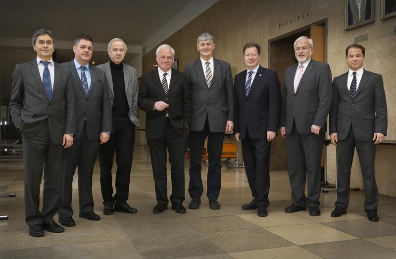 TU9 und VDI treffen sich an der Universität Stuttgart und vereinbaren eine gemeinsame Initiative für mehr internationalen Ingenieurnachwuchs.
