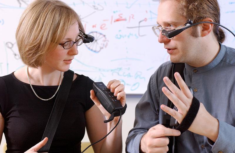 Anziehbare Computer sind eines der Themen-Highlights der Internationalen Konferenz „Augmented Human“ an der Universität Stuttgart. 