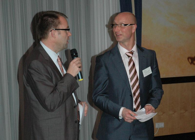 Die Studiengangsleiter Prof. Dr. Frank Ziegele und Prof. Dr. Hans Vossensteyn begrüßten die Teilnehmerinnen und Teilnehmer des 10. Osnabrücker Kolloquiums zum Hochschul- und Wissenschaftsmanagement.