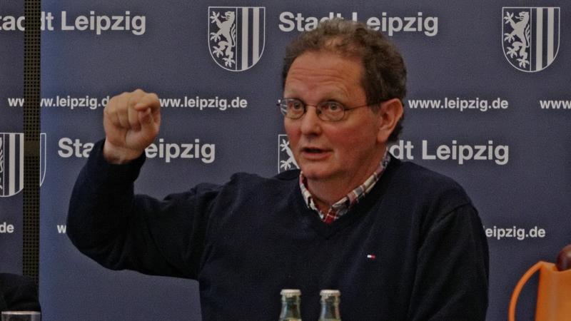  Prof. Dr. Alfred Wiedensohler, Leiter der Abteilung Aerosole und Wolken am   Leibniz-Institut für Troposphärenforschung (TROPOS) stellte die Ergebnisse der   Untersuchungen zur Wirkung der Umweltzone Leipzig am 6. März 2013 auf einer  Pressekonferenz der Stadt Leipzig vor.