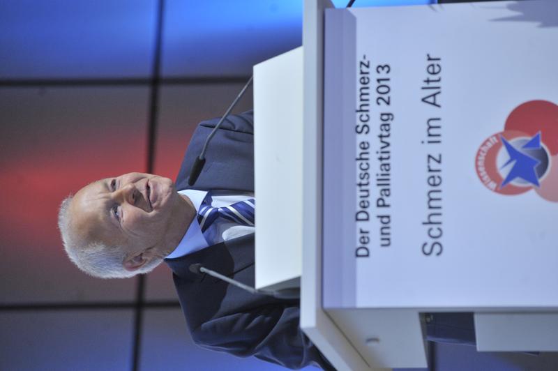 Dr. Reinhard Sittl vom Universitätsklinikum Erlangen wurde am Freitag, den 08. März 2013 auf dem 24. Deutschen Schmerz- und Palliativtag in Frankfurt/Main mit dem DEUTSCHEN SCHMERZPREIS ausgezeichnet. Der Preis wurde im Rahmen eines wissenschaftlichen Symposiums verliehen und ist mit 10.000 Euro dotiert.