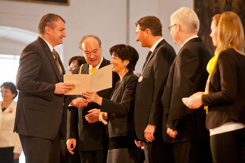 l.n.r.: Prof. Reinhard Kienberger, Prof. Felix Unger, Präsident der Europäischen Akademie, Doris Leuthard, Bundesrätin Schweiz, Borut Pahor, Staatspräsident von Slowenien, Ivo Josipović, Staatspräsident von Kroatien (Credit: Europäische Akademie der Wissenschaften und Künste)