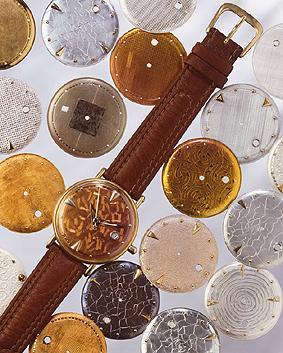 ©Raimund Stöppler. Berechenbare Hightech-Beschichtungen auf Zifferblättern. Mit der Kunst des Goldschmieds Olaf Heichert entstehen daraus einzigartige Armbanduhren. Hier aus der Serie »Nexus« (griechisch: Verbindung, Verknüpfung).