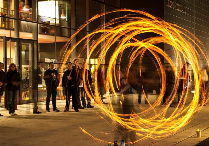 Die Feuershow wird auch bei der 2. "Langen Nacht" wieder zahlreiche Besucher in ihren Bann ziehen.