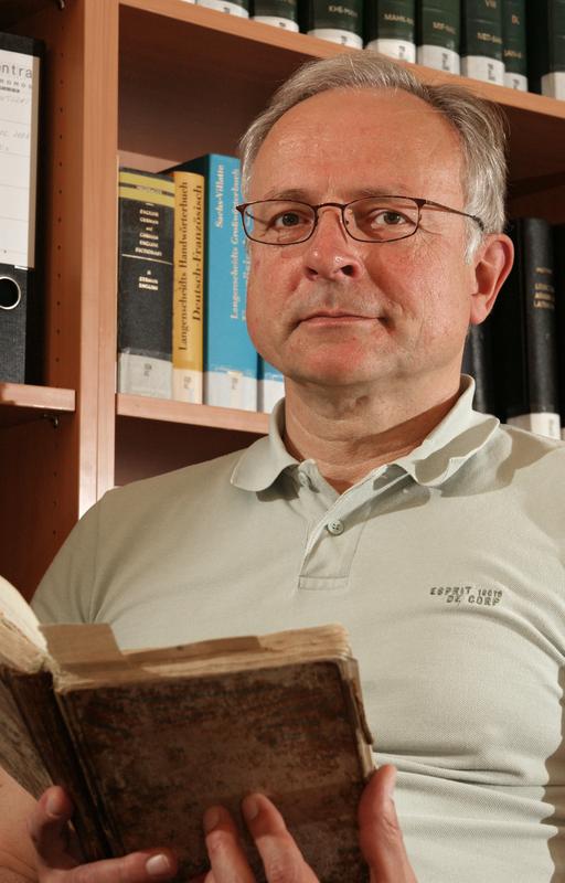 Prof. Dr. Tilman Seidensticker von der Uni Jena ist zum Vorsitzenden der Leitungskommission des Langzeitprojekts „Katalogisierung der Orientalischen Handschriften in Deutschland“ ernannt worden. 
