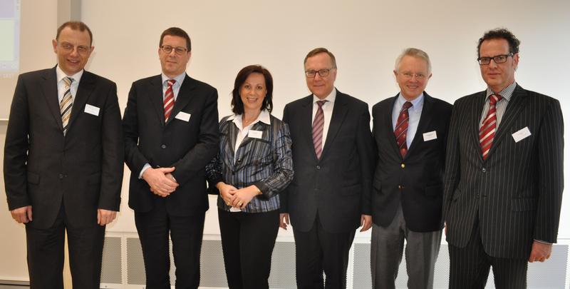 Freuten sich über die gelungene Veranstaltung: Prof. Dr. Hans Schulte-Nölke, Direktor an European Legal Studies Institut Osnabrück; Prof. Dr. Peter Essers, Universiteit van Tilburg; Prof. Dr. Heike Jochum, Direktorin des Instituts für Finanz- und Steuerrecht Osnabrück, Prof. Dr. Rudolf Mellinghoff, Präsident des Bundesfinanzhofs; Prof. em. Dr. Jörg-Manfred Mössner und Prof. Dr. Eric Kemmeren, Universiteit van Tilburg (v.l.).