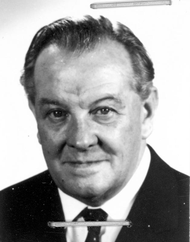 Porträt des Architekten Richard Paulick aus dem Antrag auf Aufnahme in den Bund der Architekten der DDR. Paulick ist bekannt für seine Rekonstruktionen mehrerer historischer Gebäude Unter den Linden.