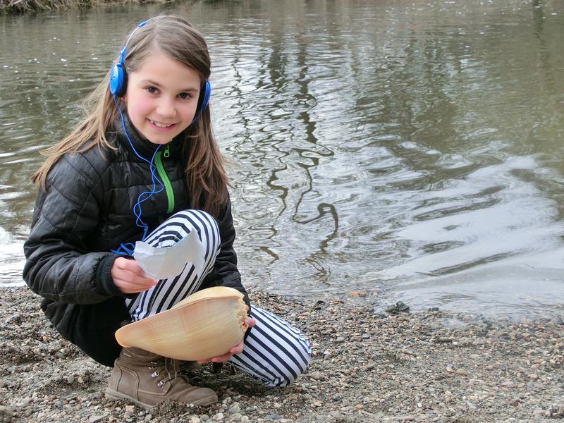 Kulturwissenschaftlerinnen der Universität Hildesheim produzieren ein begehbares Hörspiel für Kinder ab 9 Jahren. „Die Besucher gehen wie bei einem Audiowalk mit Kopfhörern ausgerüstet entlang einer Route und werden selbst Teil des Hörspiels“, erklären Insa Schwartz und Lotte Schwarz