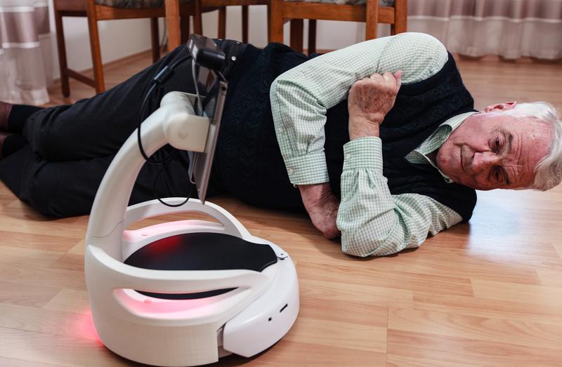 In the event of a fall, MobiNa autonomously makes its way to the person in need.