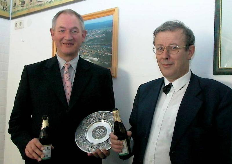 Dipl.-Ing. Gerhard Wiegel (links) und Dr. Peter Kickartz, Kanzler der TU Clausthal.