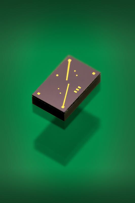 1,5 Quadratmillimeter ist das winzige Taktmodul nur groß. Doch kommt seine Frequenz ins Schwanken, können elektronische Geräte aussetzen.  