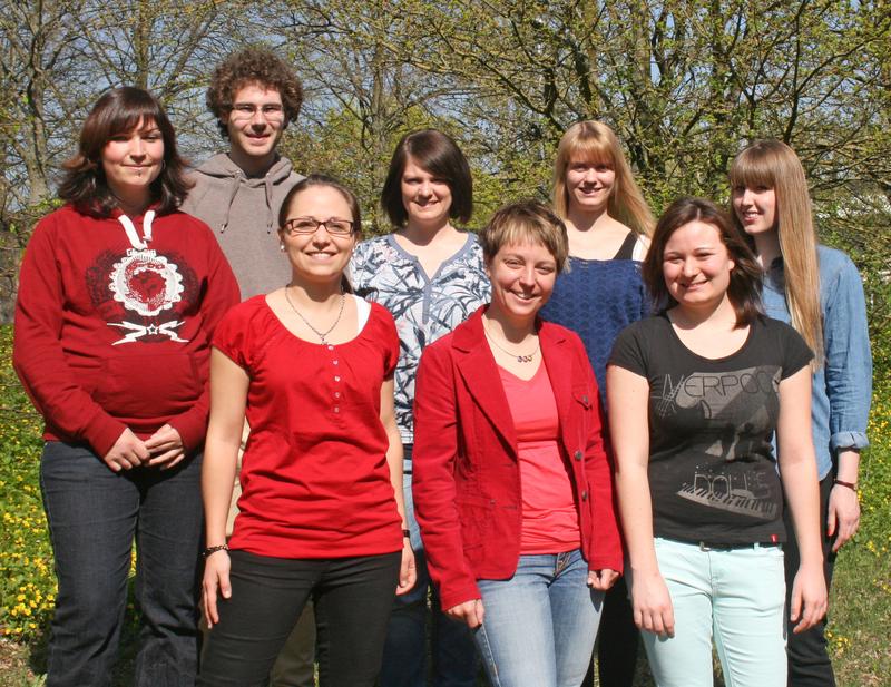 The biochemist Katrin Paeschke (front, second from right) with her team. 