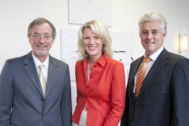 Kooperieren künftig beim Bachelor-Studiengang Fashion Management miteinander: FHM-Geschäftsführer Prof. Dr. Richard Merk, Rektorin Prof. Dr. Anne Dreier und der Leiter des HBZ Münster, Professor Dr. Wolfgang Hufnagel.