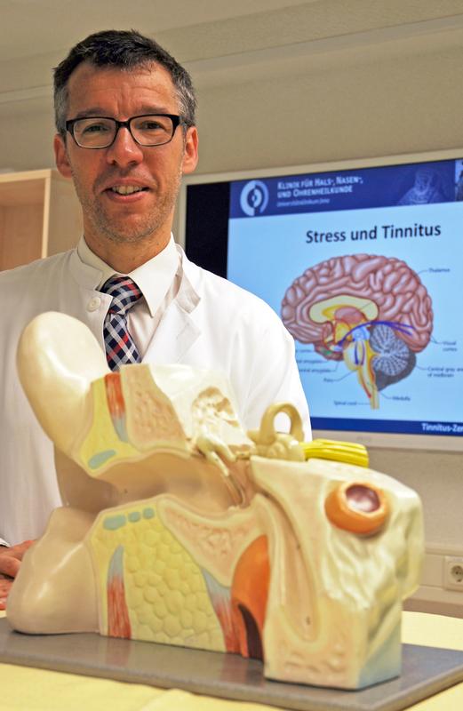 Prof. Dr. Orlando Guntinas-Lichius, Direktor der HNO-Klinik am Universitätsklinikum Jena (UKJ), dort ist das Tinnitus-Zentrum angesiedelt.