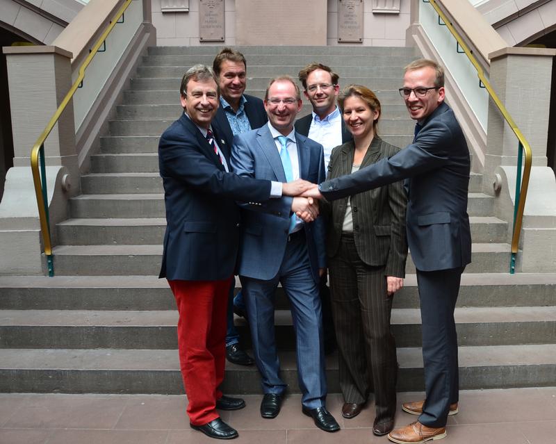 (v.l.n.r.) Friedhelm Spieker, Prof. Dr. Henrik Oehlmann, Dr. Oliver Herrmann, Prof. Dr. Hendrik Laue, Prof. Dr. Christiane Dienel und Alexander Fischer