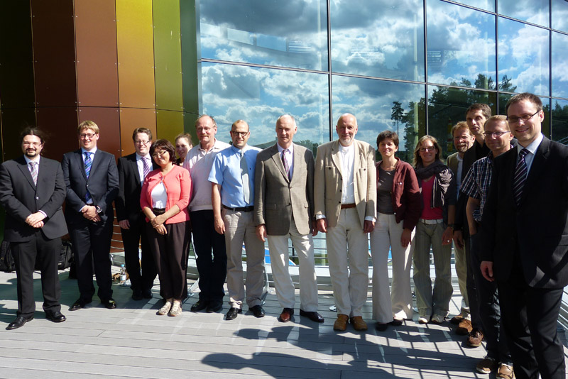 Mitarbeiter des Forschungsverbundes Smart Microgrids im Landeszentrum für Erneuerbare Energien in Neustrelitz