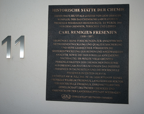 Gedenktafel in der Kapellenstraße 11
