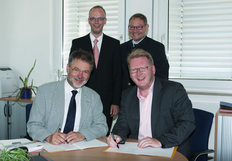 Sitzend vorne links: Professor Dr. Jürgen Schröder, Rektor der Hochschule Heilbronn Sitzend vorne rechts: Professor Dr. Christoph Igel, Direktor CeLTech im DFKI Stehend hinten links: Professor Dr. Martin Haag, Dekan der Fakultät für Informatik  der Hochschule Heilbronn Stehend hinten rechts: Professor Dr. Wendelin Schramm, Prorektor für Forschung der Hochschule Heilbronn