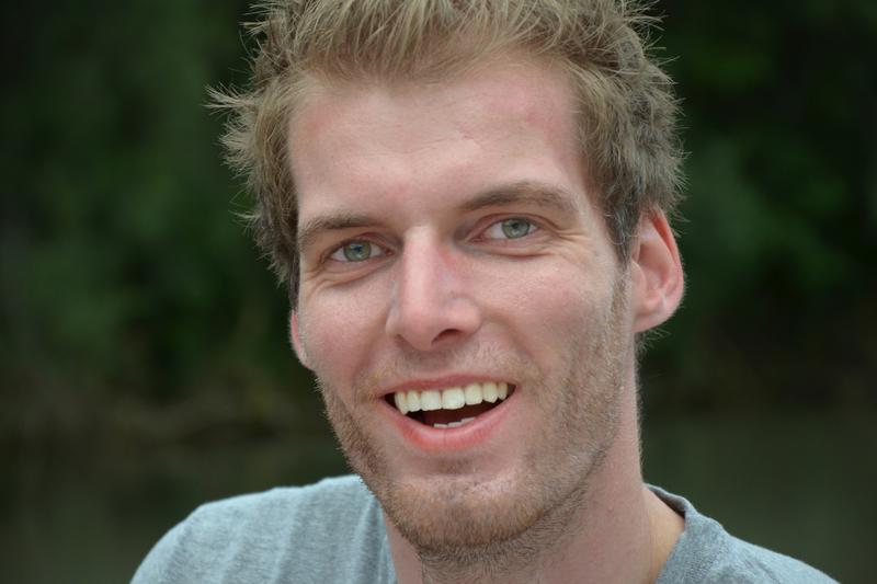 Johannes Reinert, Lehramtsabsolvent der Uni Hildesheim, hat Unterricht an Haupt-, Realschulen und Gymnasien untersucht und Schule aus der Sicht der Forscher und Lehrer erlebt.