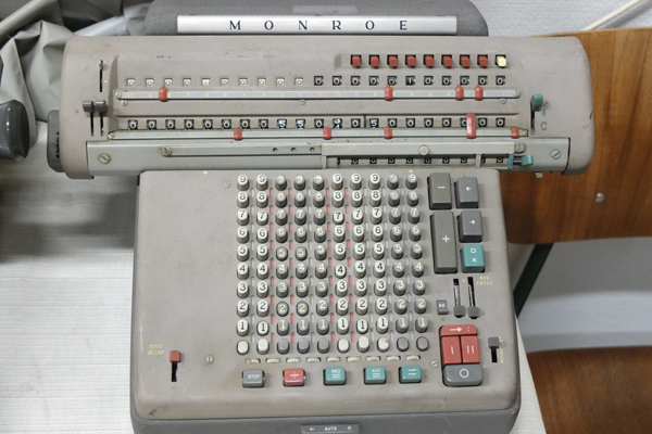 Maschine aus dem Archiv der Fakultät TI