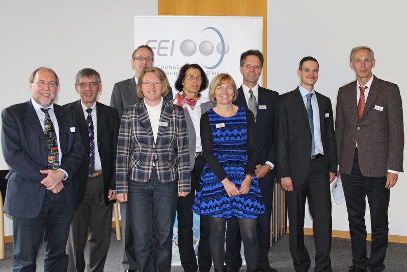 Die Referenten, der FEI-Vorsitzende und der Moderator. Von links: Prof. Dr. Erwin Märtlbauer, Prof. Dr. Antonio Delgado, Dr. Oliver Schlüter, Prof. Dr. Peggy Braun, Prof. Dr. Heike P. Schuchmann, Prof. Dr. Doris Marko, Dr. Götz Kröner, Dipl.-Ing. Julien Huen und Prof. Dr. Dr. Jörg Hinrichs.