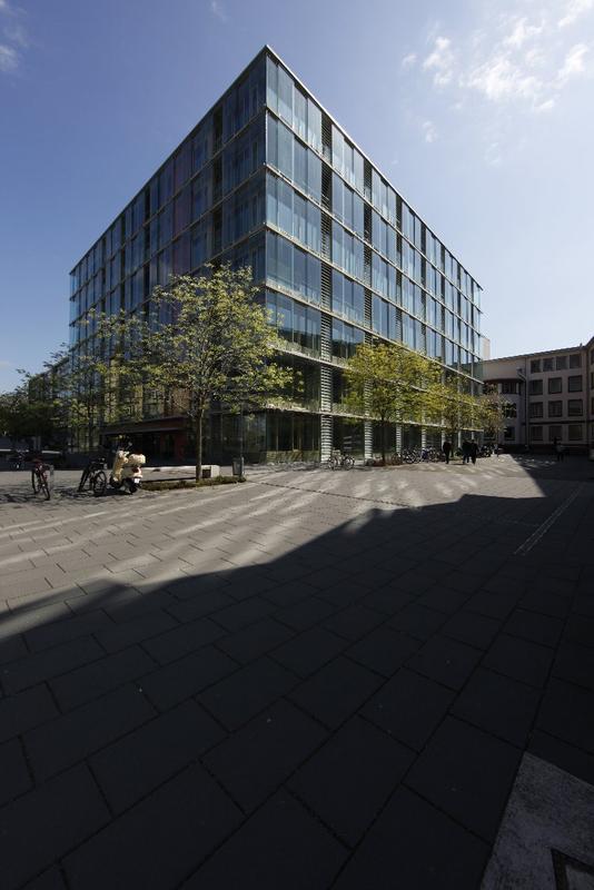 Ein wissenschaftliches Symposium an der FH Frankfurt thematisiert aktuelle Lösungsansätze für ein verbessertes Medikationsmanagement.