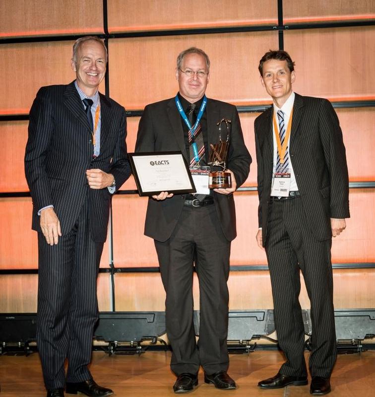 Preisübergabe am 8. Oktober 2013 in Wien: EACTS-Generalsekretär Pieter Kappetein, Thierry Carrel, Jury-Präsident Matthias Siepe (von links). 