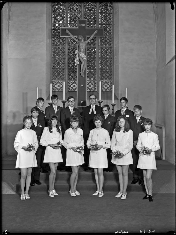 Der Nachlass der Fotografen Richard und Eberhard Püscher umfasst etwa die Jahre 1947 bis 1994. Das gesamte Leben der Stadt Alfeld wurde auf über 80.000 Negativen dokumentiert.