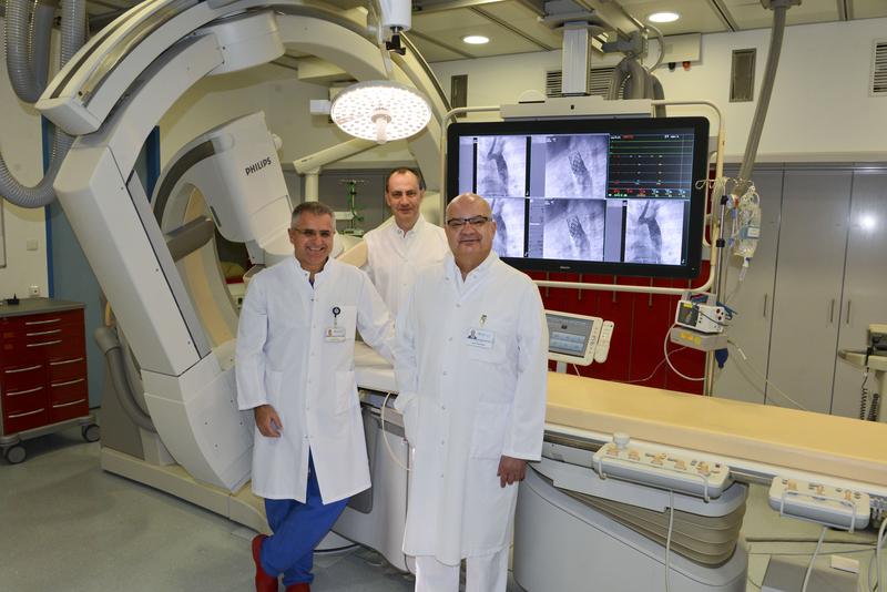 PD Dr. Nikolaus Haas, Dr. Eugen Sandica und Prof. Dr. Deniz Kececioglu (v.l.) vom Kinderherzzentrum und Zentrum für angeborene Herzfehler des Herz- und Diabeteszentrums NRW, Bad Oeynhausen