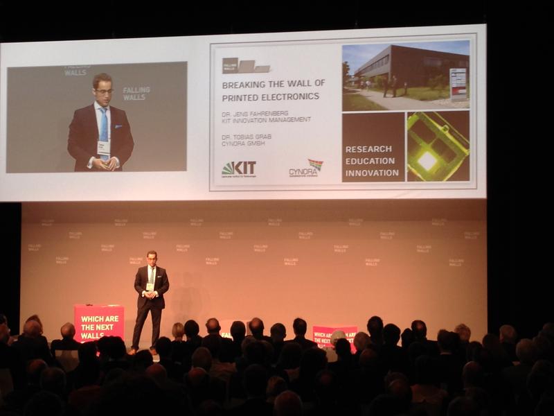 Gründer Tobias Grab präsentierte die cynora GmbH bei der Falling Walls Conference in Berlin