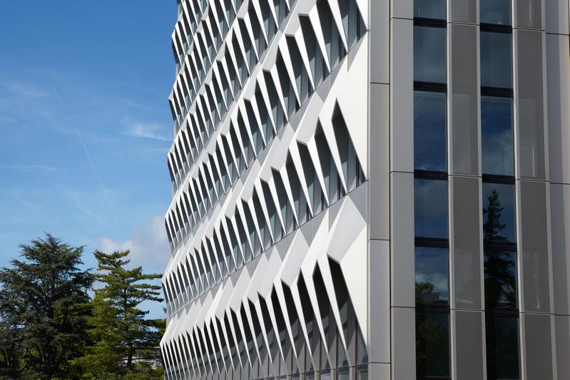Hochhaus Hochschule Darmstadt, Blick auf Südseite der Fassade
