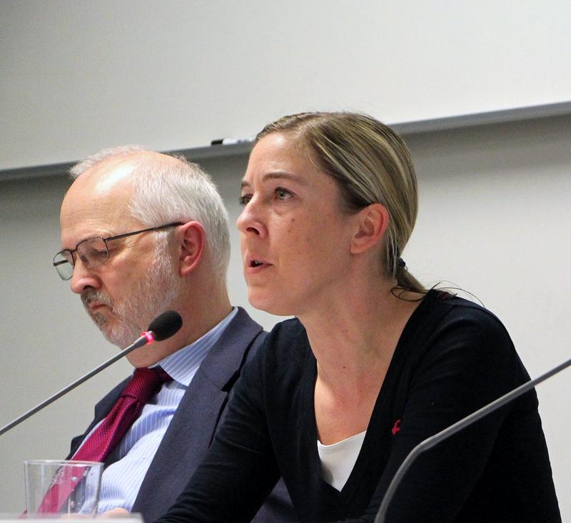 Constanze Kurz vom Chaos Computer Club nennt Deutsche bei bestehender Rechtslage für “überwachungsvogelfrei“. Mit Berliner Datenschutzbeauftragten Dr. Alexander Dix an der HWR Berlin.