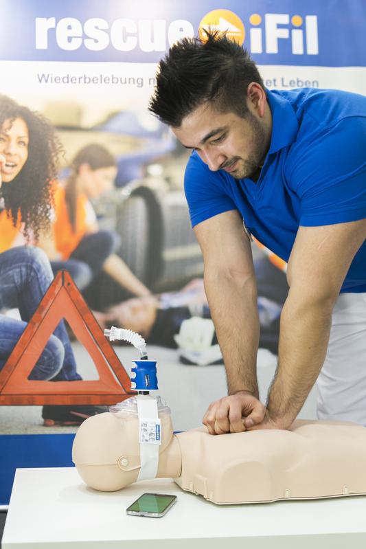 Wiederlebung mit Notfallbeatmungsset "rescue-iFil"