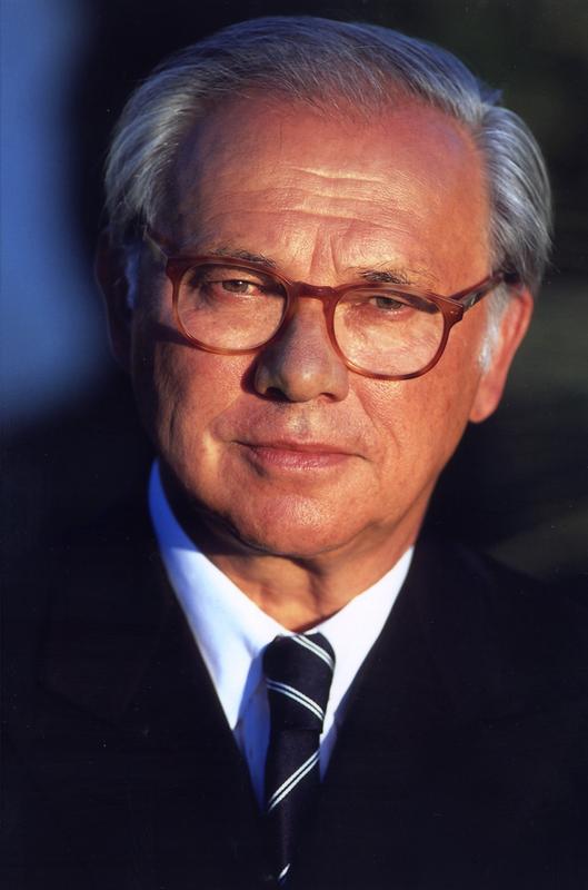 Prof. Dr. Hubert Burda - Der Verleger hält anlässlich der feierlichen Eröffnung des neuen Jakob-Fugger-Zentrums den Festvortrag "Zur Aktualität von Jakob Fugger"