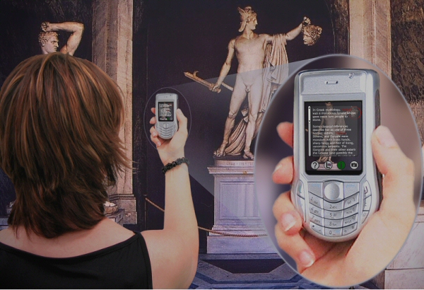 Das Bild zeigt eine Museumsanwendung, bei der das mit einem PocketPC aufgenommene Bild mit zusätzlichen Informationen über das Exponat angereichert wird.