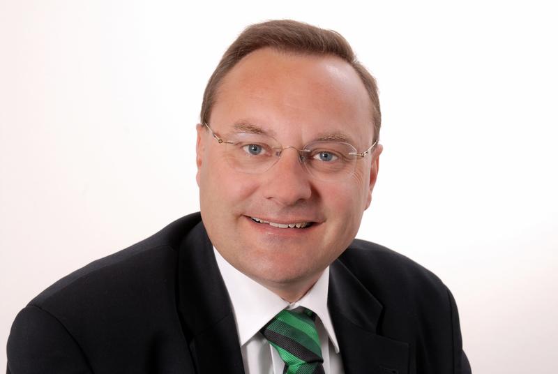 „Gebietsmäßige Expansion, kriegerische Eroberung und militärische Gewaltanwendung sind Machtmittel der Imperien", sagt Geschichtsprofessor Michael Gehler von der Universität Hildesheim.