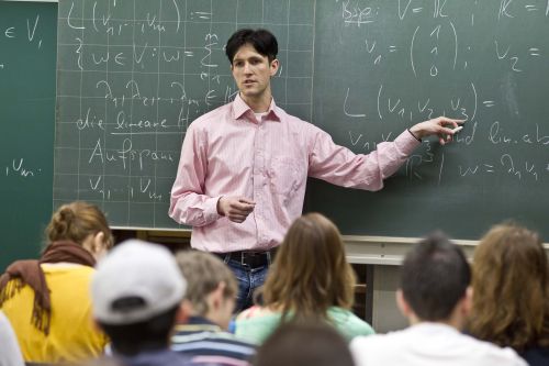 New courses for prospective students at MINT College in Stuttgart start in April in the MINT subjects Mathematics, Computer Science, Natural Sciences and Technology.