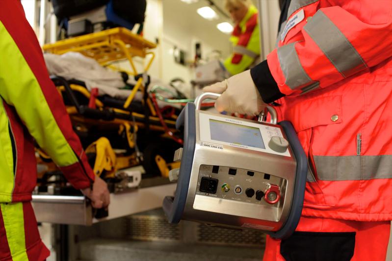 Mittels eines mobilen ECMO-Gerätes können auch Patienten mit Herz-Lungenversagen in einem stabilen Zustand zur Weiterbehandlung transportiert werden.
