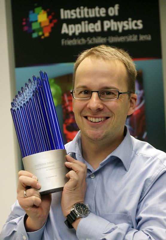 Prof. Dr. Stefan Nolte mit dem Zukunftspreis 2013.
