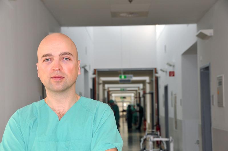 Prof. Alexander Mustea leitet das Greifswalder Gynäkologische Tumorzentrum, das zum Onkologischen Zentrum der Universitätsmedizin Greifswald gehört.