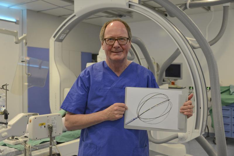 Die neue Herzdiagnostik wird in den Herzktheterlaboren der von Prof. Dr. Dieter Horstkotte geleiteten Klinik für Kardiologie des Herz- und Diabeteszentrums NRW, Bad Oeynhausen, eingesetzt