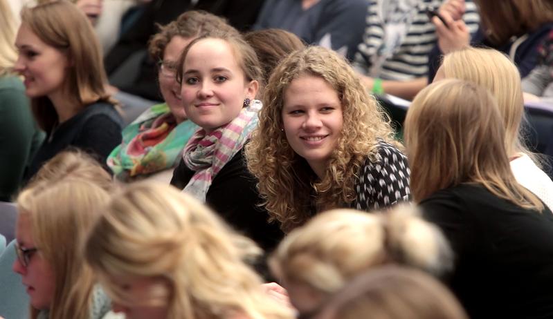 Mit Projekten wie „Frauen in den MINT-Fächer“ will die Uni Hildesheim mehr junge Frauen für ein IT-Berufe interessieren.