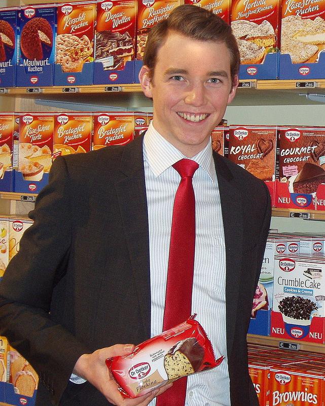Karriere-Sprungbrett Praktikum. HHL-Student Julian Allendorf (23) arbeitet im Marketing von Dr. Oetker. Foto: privat.