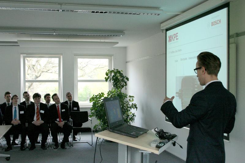 Abschlusspräsentation: Am heutigen Mittwoch haben die Teilnehmer des Praxisprojekts „Kooperatives Produktengineering“ (KPE) ihre Ergebnisse vorgestellt. 