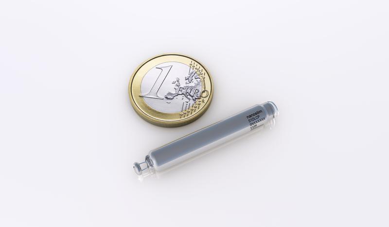 Wie klein der Schrittmacher ist, wird beim Vergleich mit einer Euromünze deutlich. 