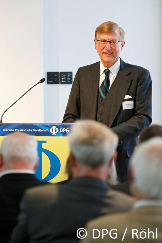 Edward G. Krubasik bei seiner Antrittsrede im Magnus-Haus Berlin