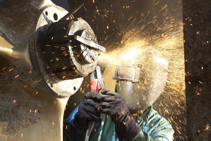 Abweisung von flüssigen Metallspritzern bei persönlicher Schutzausrüstung für Schweißer nach ISO 11611 