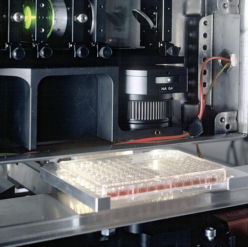 Das System überwacht und steuert vollautomatisch die Kultivierung der Zellen.