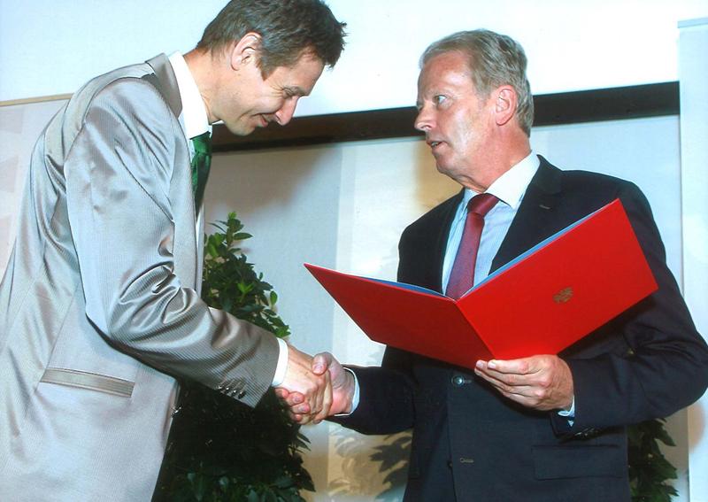 Harald A. Friedl bei der Verleihung des Staatspreises “Ars docendi” durch Bundesminister Reinhold Mitterlehner