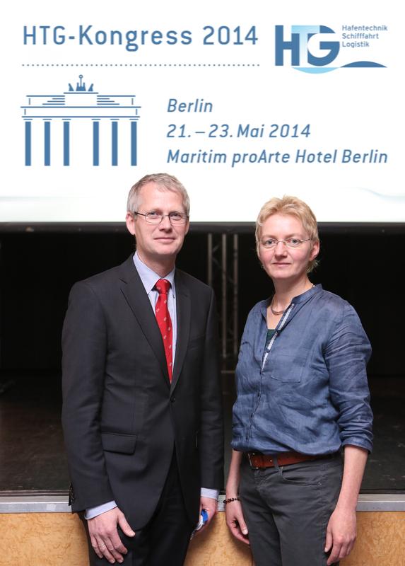 Dr.-Ing. Peter Ruland, Mitglied des Gesamtvorstands der HTG und Prof. Dr.-Ing. Bärbel Koppe, Preisträgerin des Möbius Förderpreises für Innovation 2014